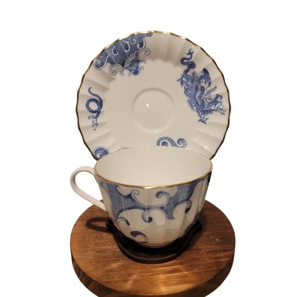 Vintage Royal Worcester Blue‎ Dragon Tea Cup & Saucer Gold Trim with Stand - Picture 5 of 13